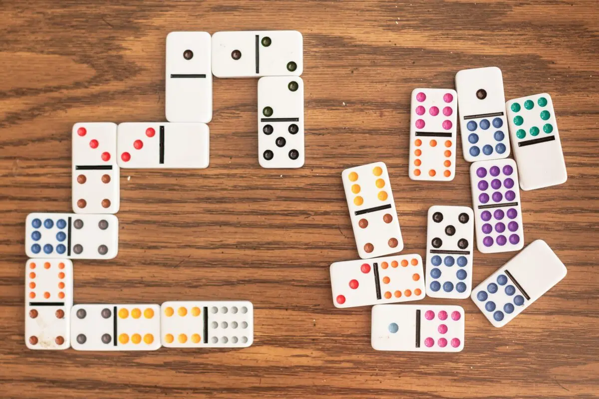 Children&#8217;s domino with pictures, rules how to play