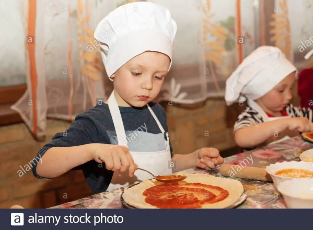 Children&#8217;s master class on making pizza