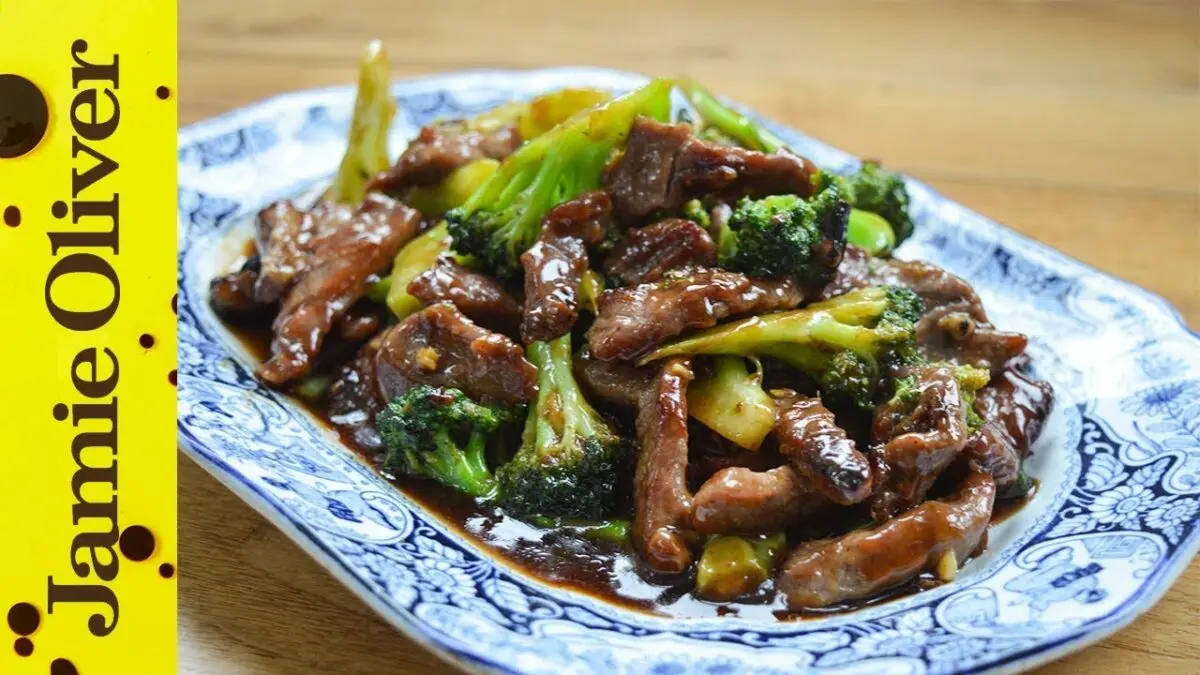 Chinese beef in sauce. Video