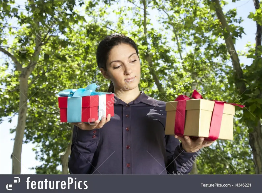 Choosing a gift for a woman: a certificate at Siam LLC