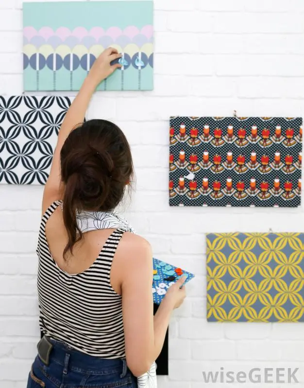Choosing a wallpaper: retro style