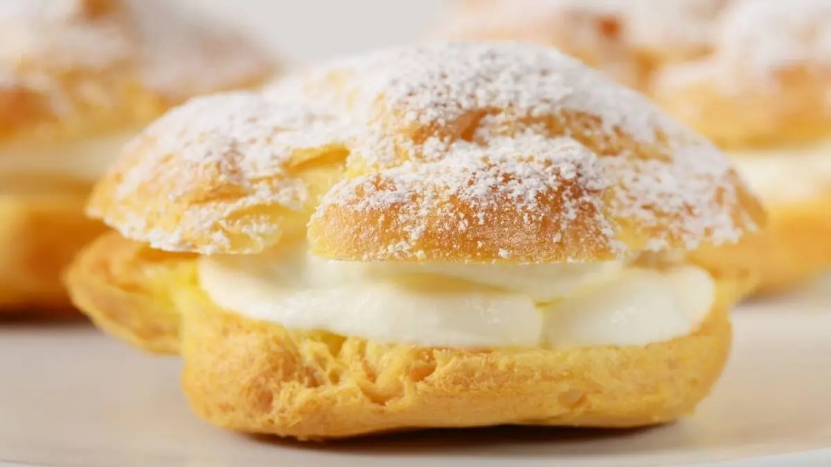 Choux pastry with cream. Video recipe