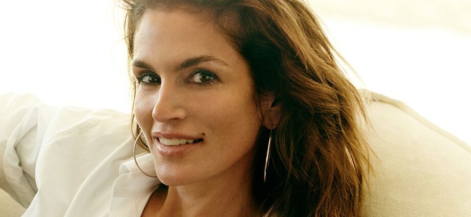 Cindy Crawford the secret of beauty and youth photos