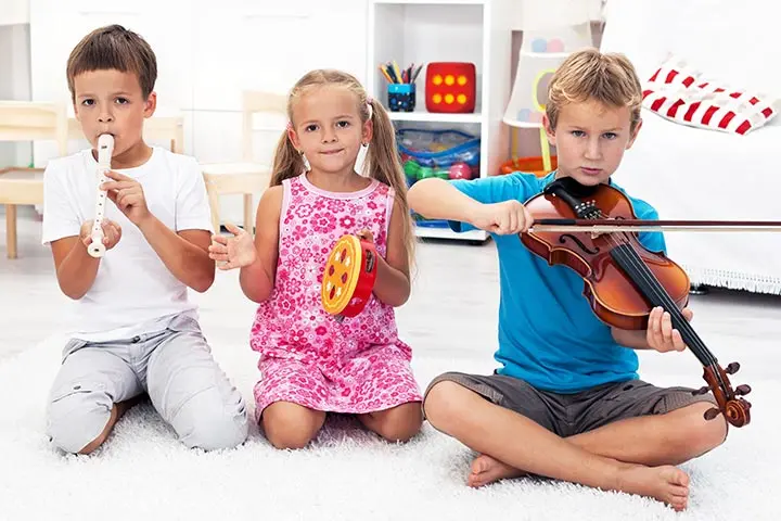 Classes for children 2–3 years old, developing, musical at home: games