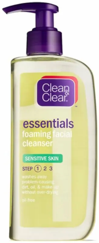 Clean facial skin with Clean &#038; Clear