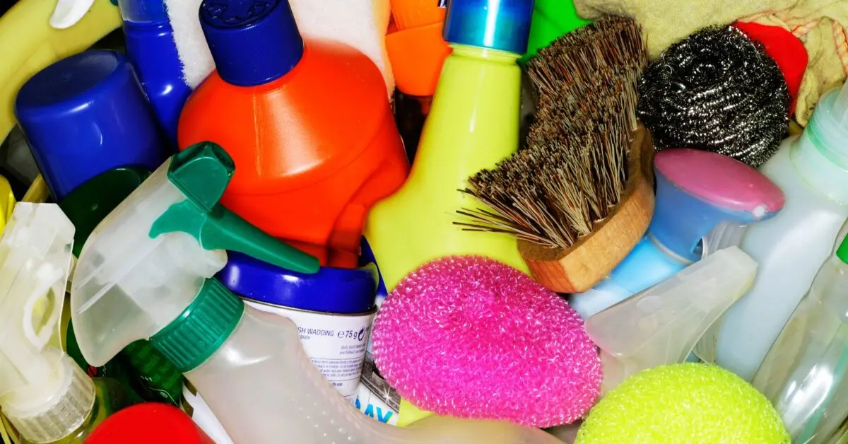 Cleaning products that destroy your home and your health