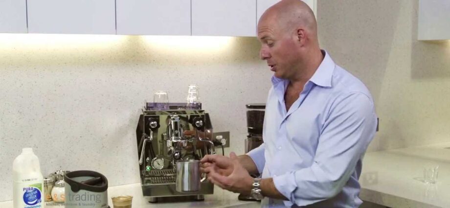 Coffee machine: instruction manual. Video