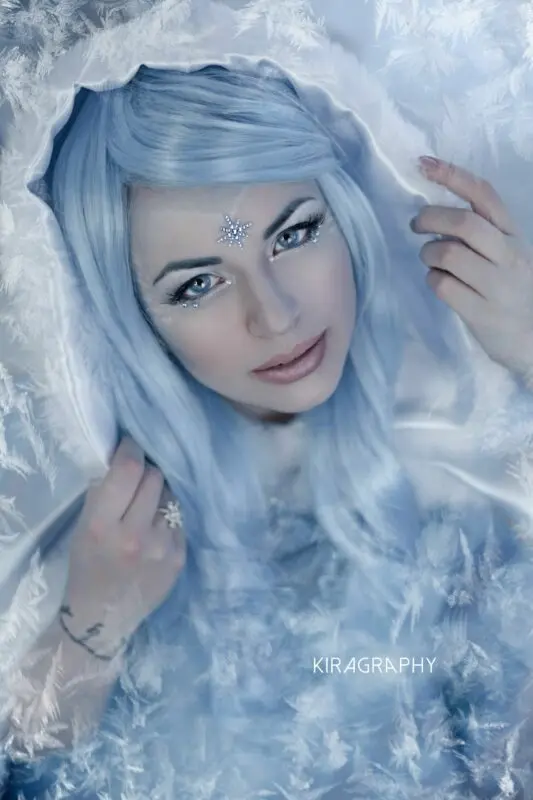 Cold Beauty: Star Snow Queens