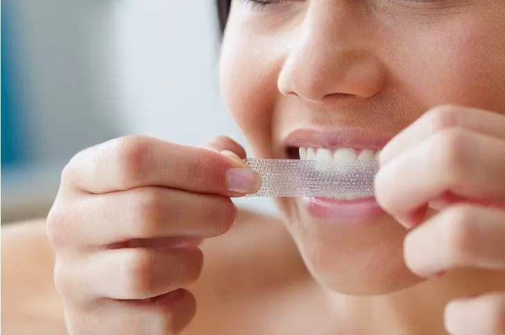 &#8220;Complete destruction&#8221;: the expert explains why the teeth whitening strips are dangerous