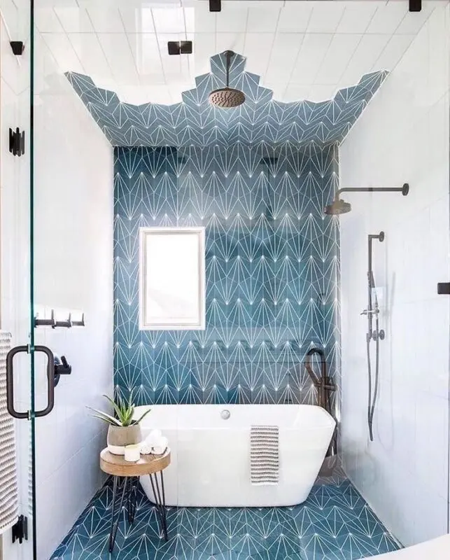 Concrete walls and a blue bathtub: 8 fashion trends in the interior