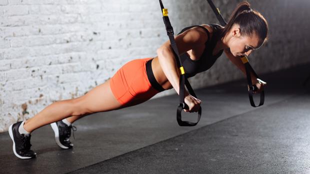 Core exercises at home with TRX: how to score abs in an hour