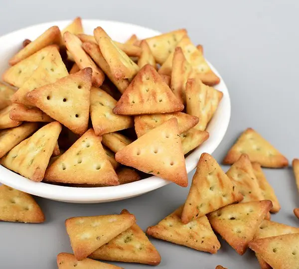 Curd triangle biscuits: delicious geometry