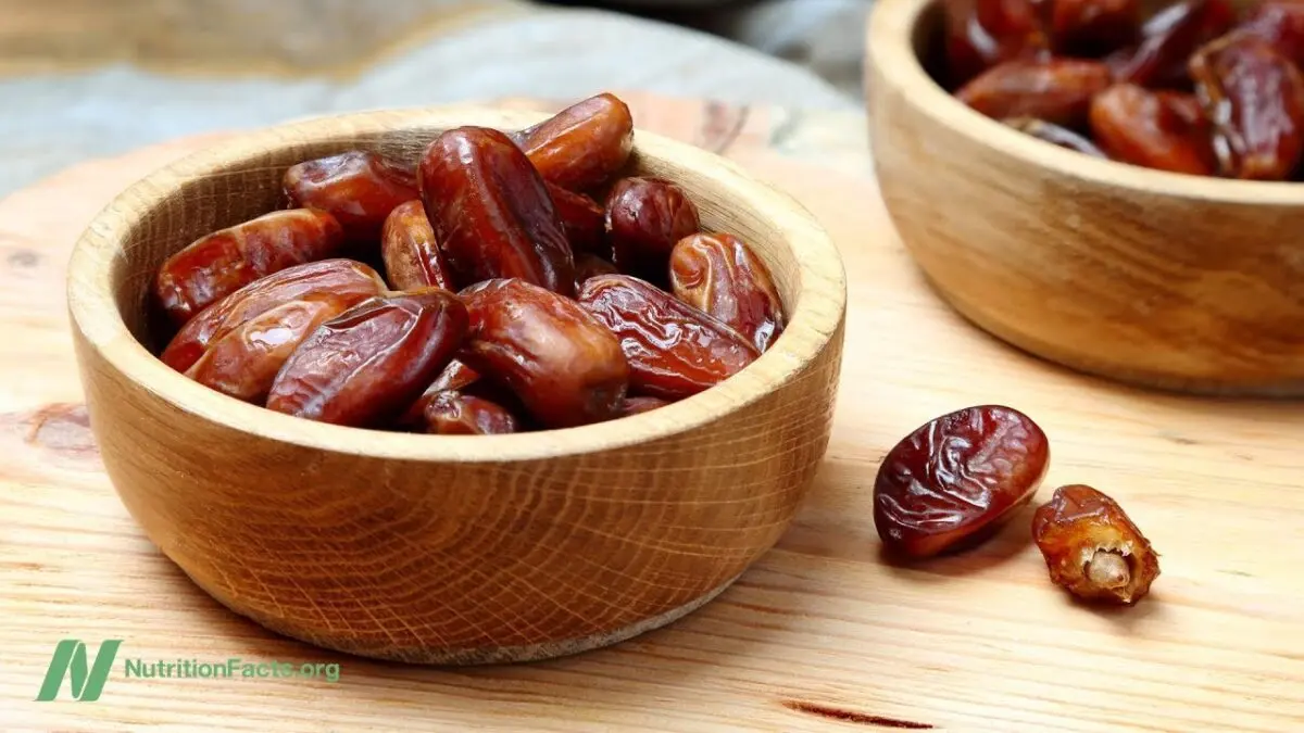 Dates: calorie content, beneficial properties. Video