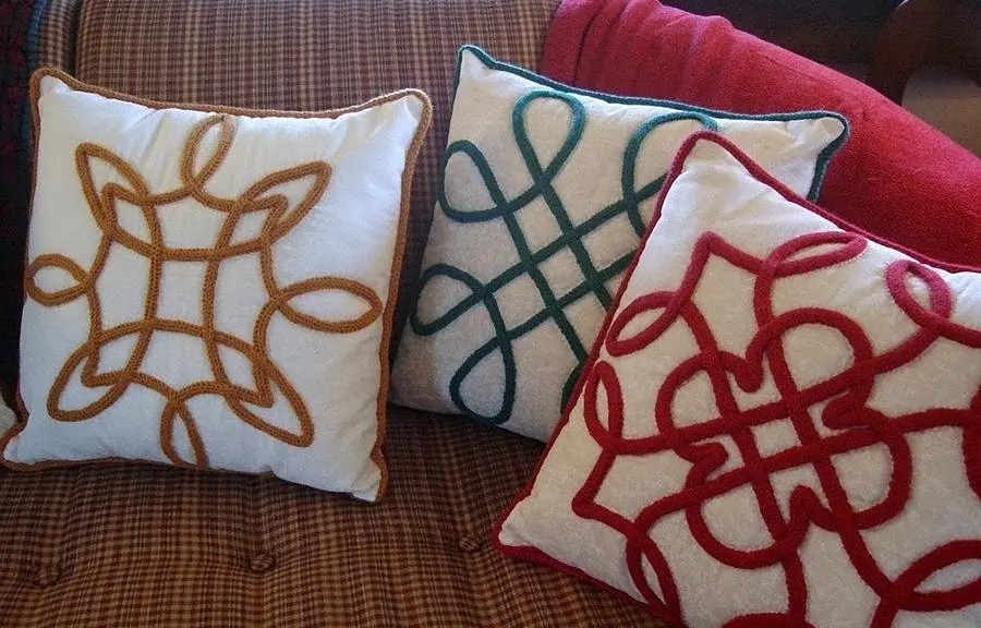 Decorative pillows with your own hands