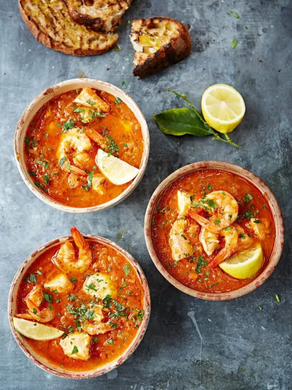 Delicious fish soup: cook right. Video