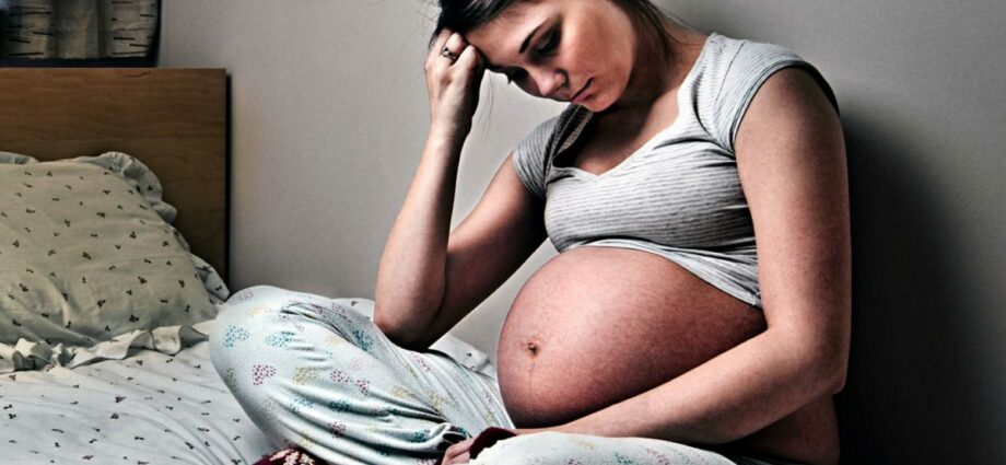 Depression during pregnancy: when is it time to see a psychologist? Video