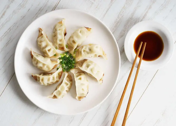 Discover Japanese dumplings: gyozas and nikuman