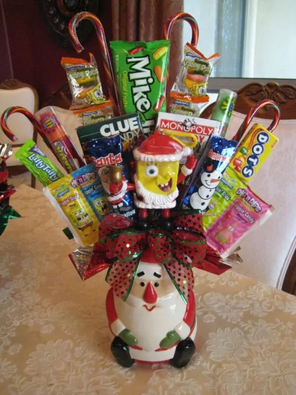 DIY bouquet of toys: a gift from Santa Claus