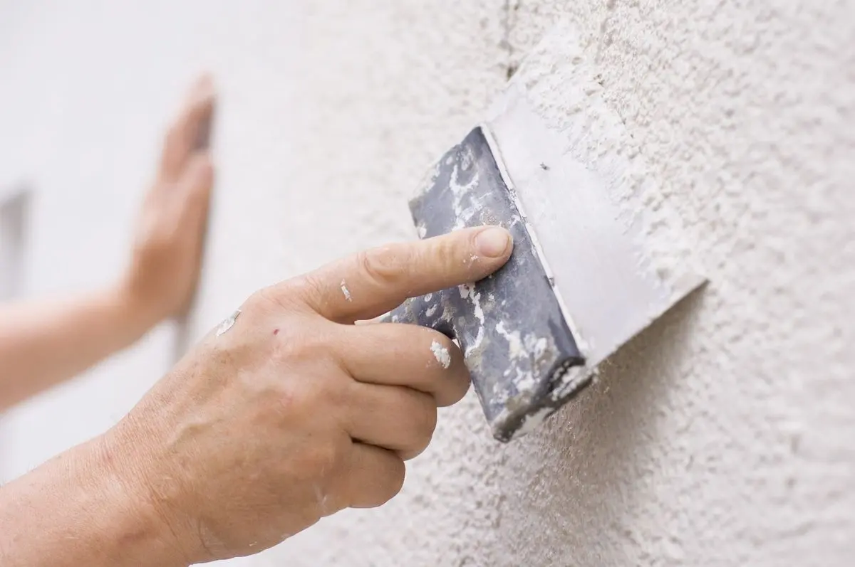 Do-it-yourself methods and techniques for applying decorative plaster