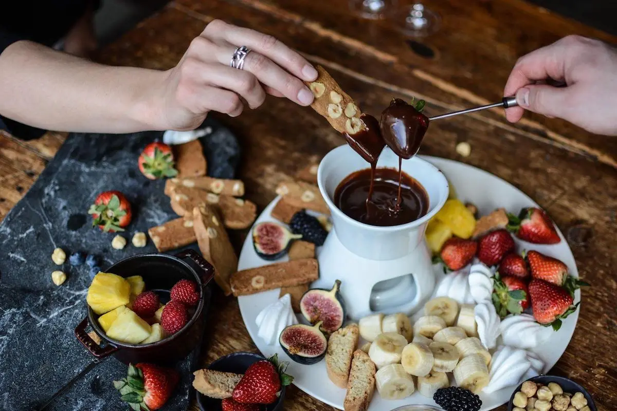 Do you like fondues? In these restaurants you will &#8216;lick your fingers&#8217;!