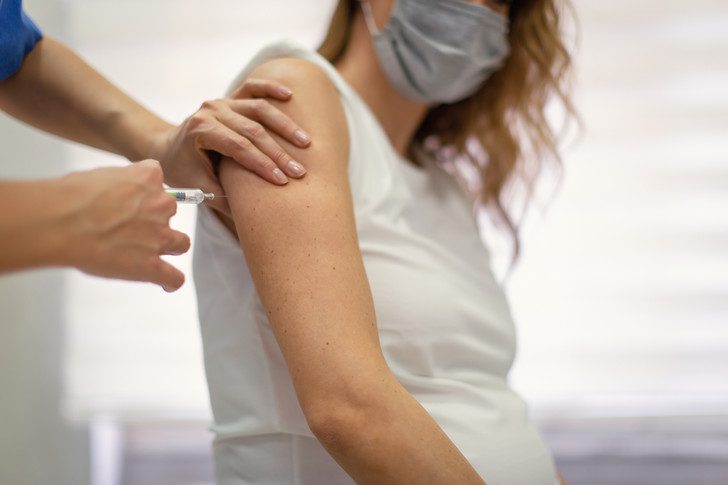 Doctors clarified: under what conditions should pregnant women not be given the vaccine