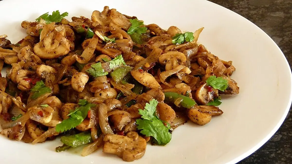 Dried mushroom dishes: how to fry deliciously? Video