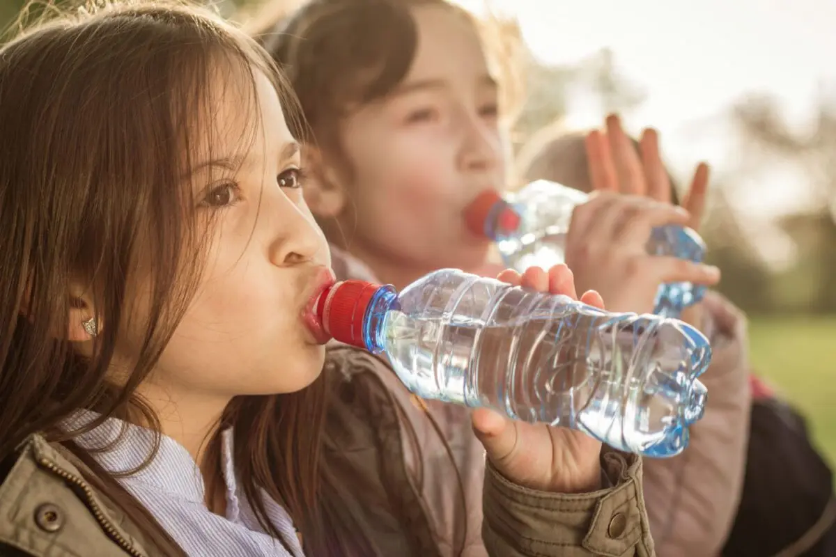 Drinking water is an effective way to combat obesity in children