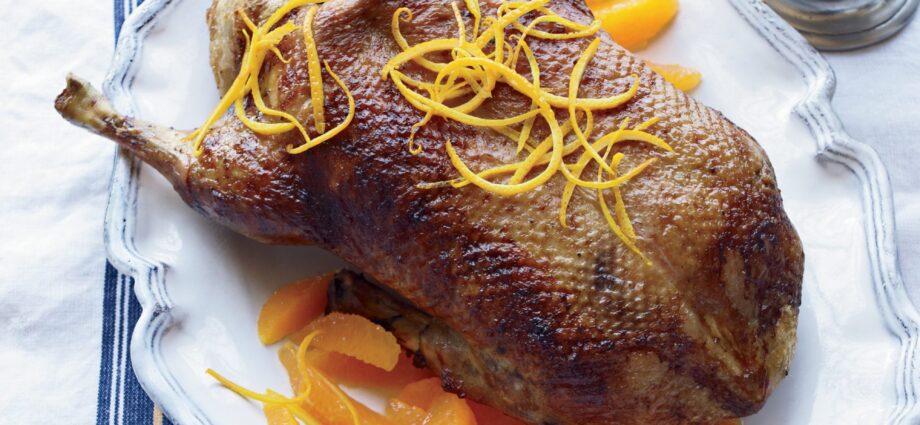 Duck with oranges in the oven. Video recipe