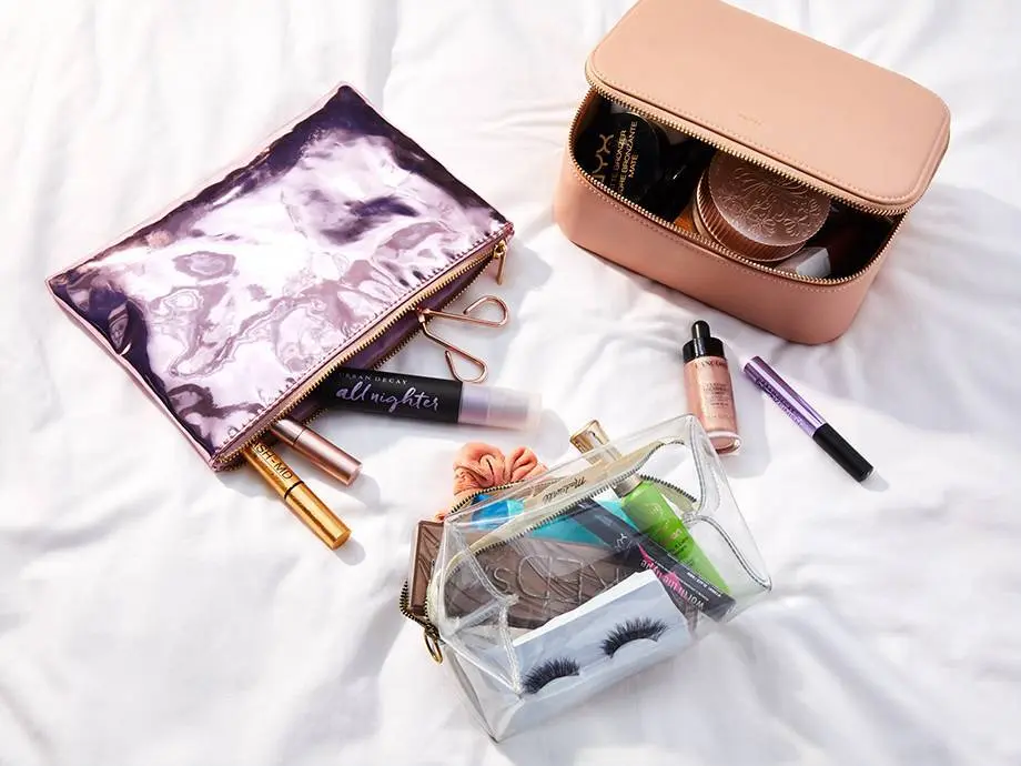 Editor&#8217;s Cosmetic Bag: 11 Essential Makeup Products, What Cosmetics Are Used by Beauty Bloggers, Makeup Artists, Stars