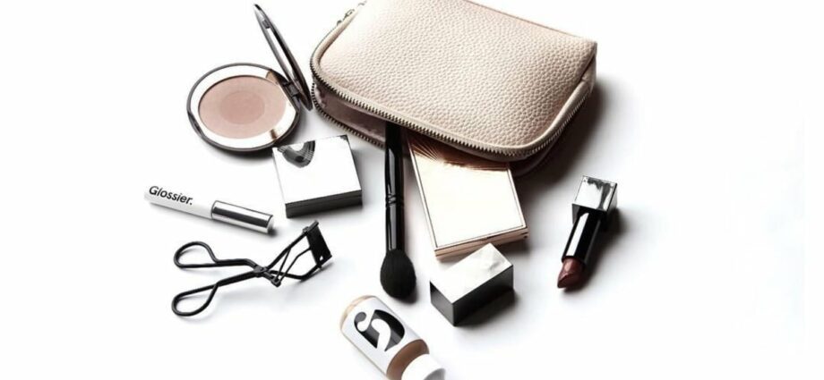 Everything that must be in every cosmetic bag