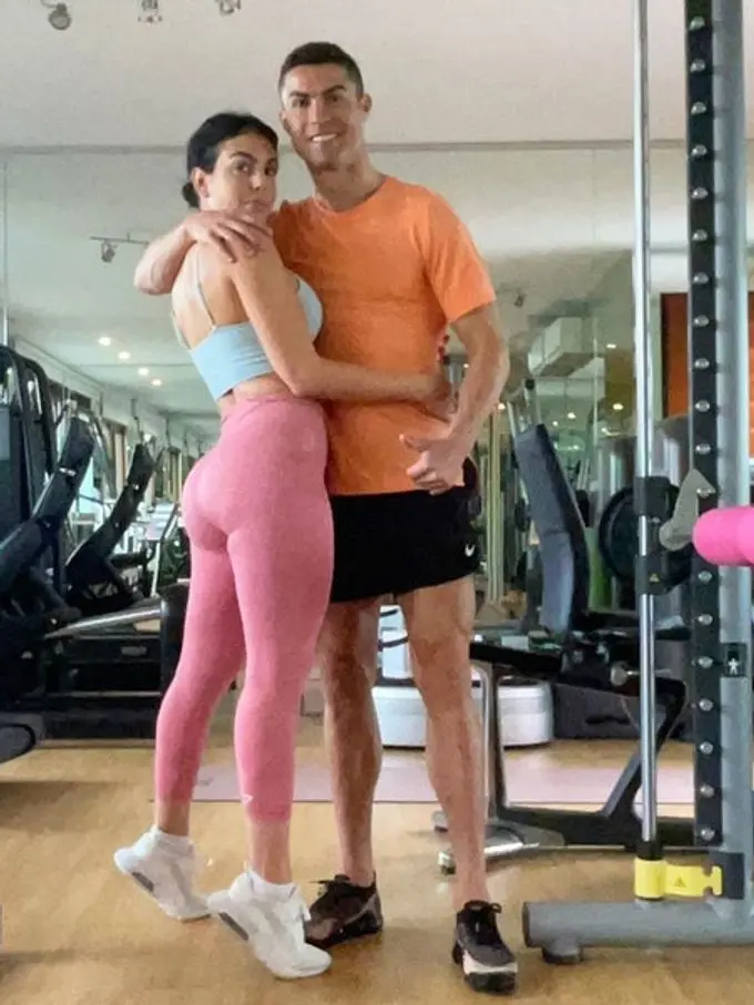 Fantastic Four: Ronaldo&#8217;s fiancée grew a Kardashian-like ass with these exercises