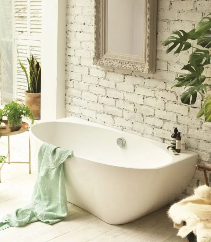 Fashionable baths: we collect water from the bottom