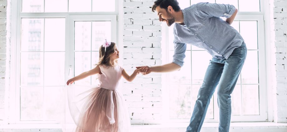 Father daughter relationship: how to have an accomplice relationship?