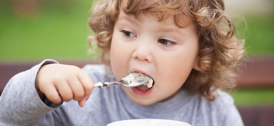 Feeding the 18 month old baby