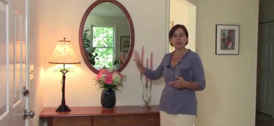 Feng Shui front door. Video