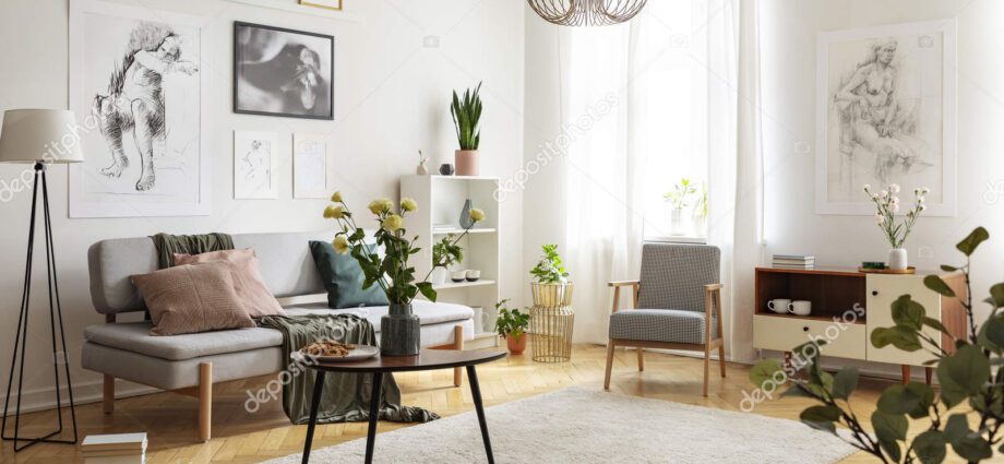 Flowers in the interior of the apartment