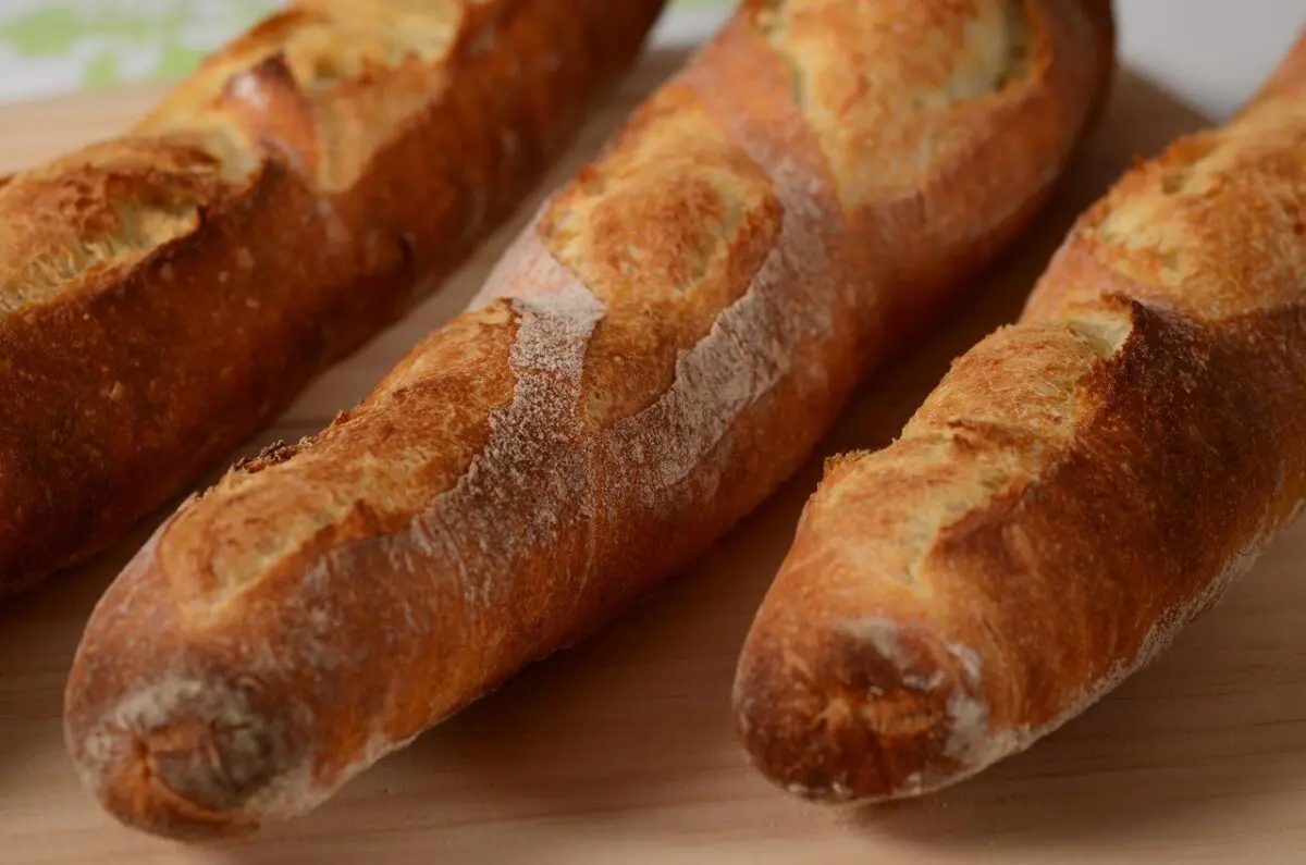 French baguette: recipe for cooking. Video