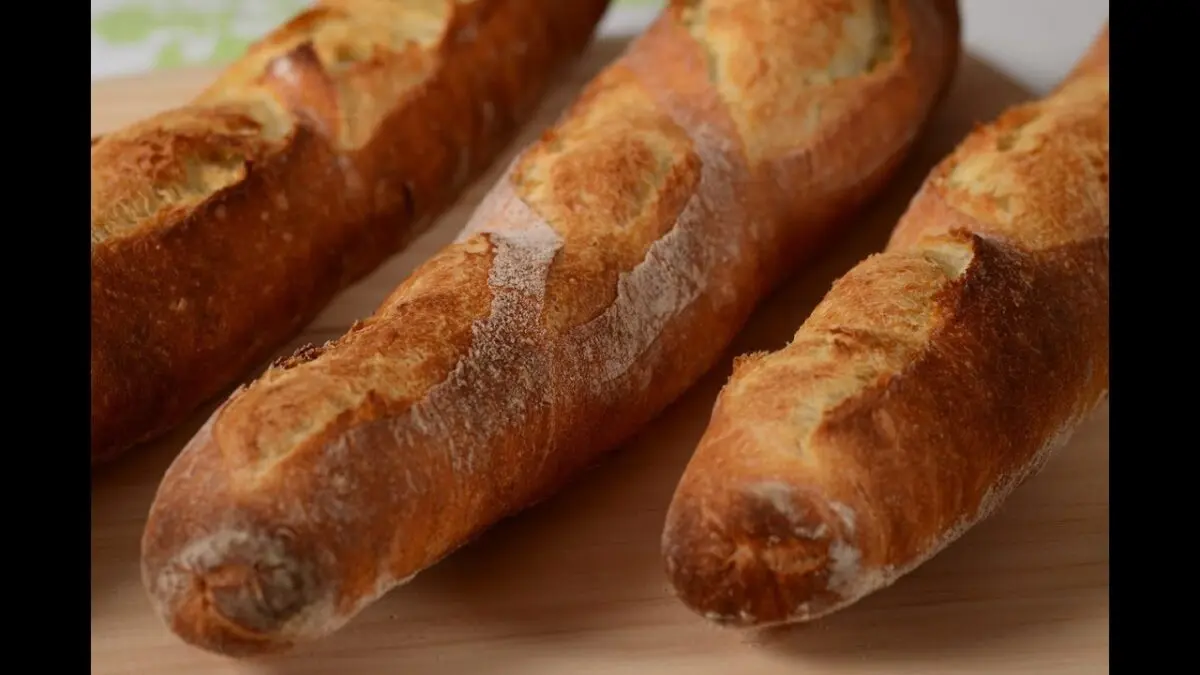 Garlic oil baguette: recipe. Video