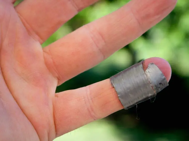 Get rid of your warts using duct tape? Not sure…