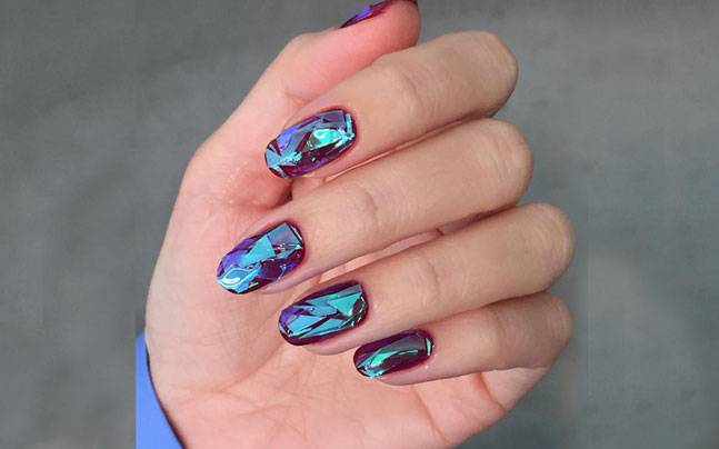 Glass nails: a new trend in manicure