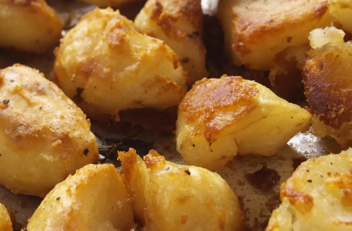 Goose with potatoes in the oven. Video recipe
