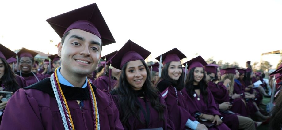 Graduation in elementary school cost mom almost 100 thousand