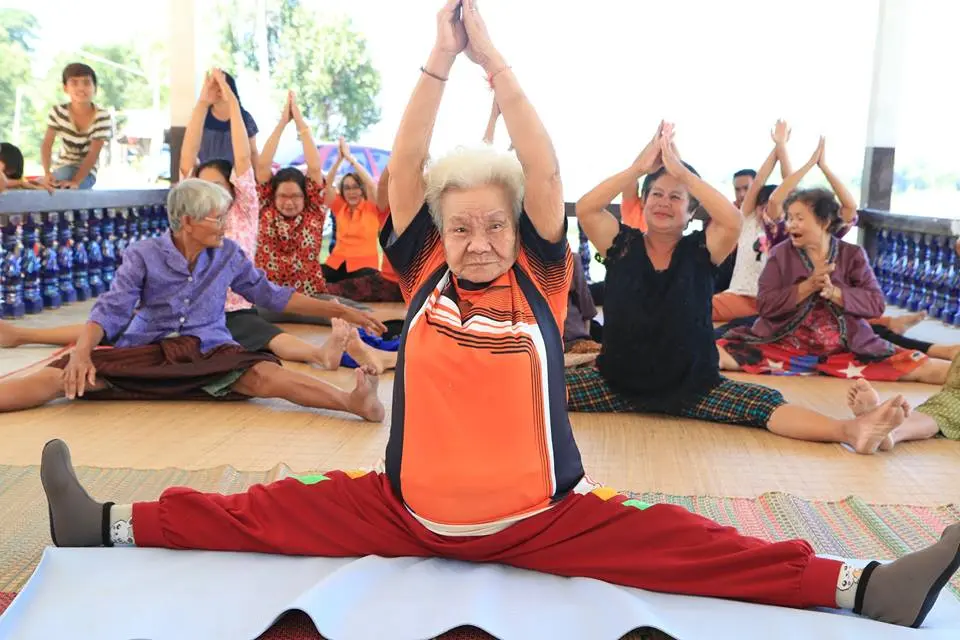 Grannies in sports: splits and other skills for those over 50