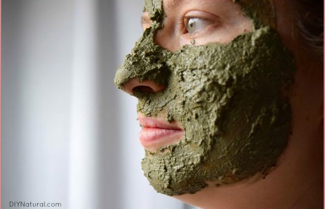 Green clay mask: the homemade mask for oily hair