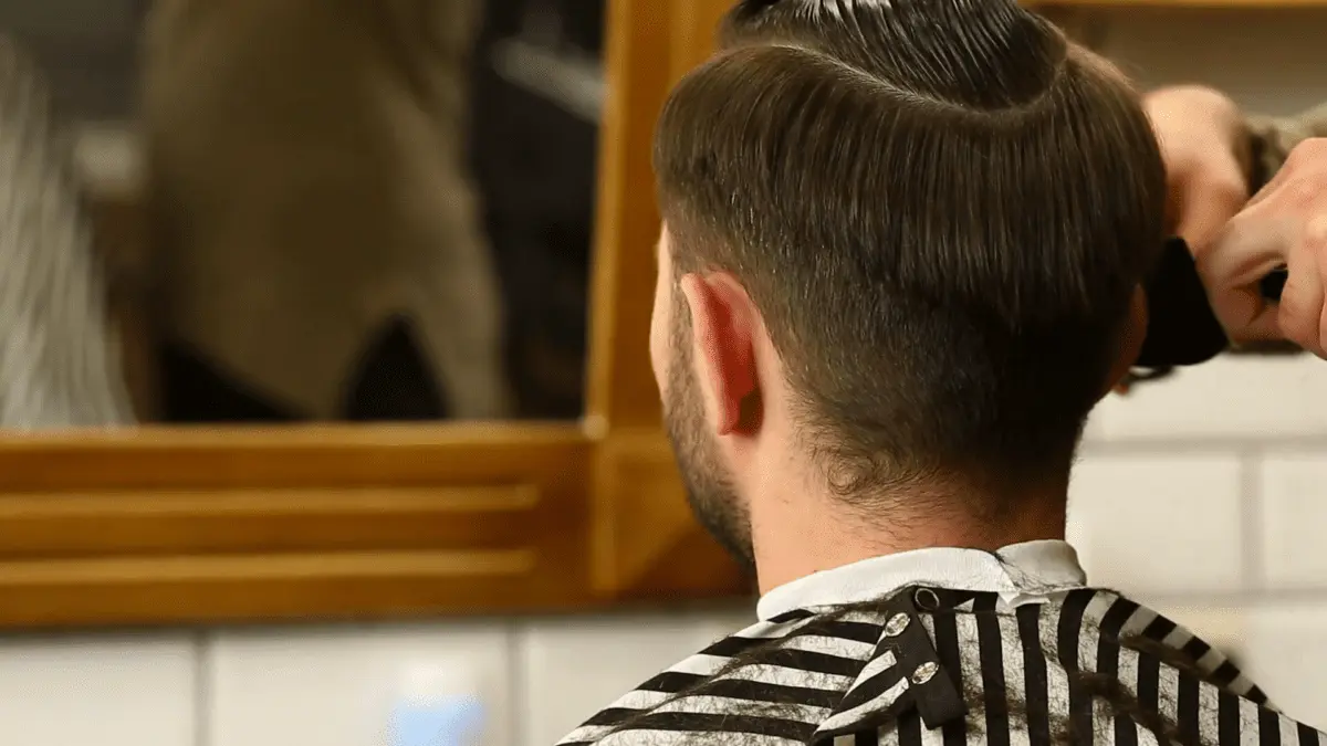 Hair cutting with a machine: video master class