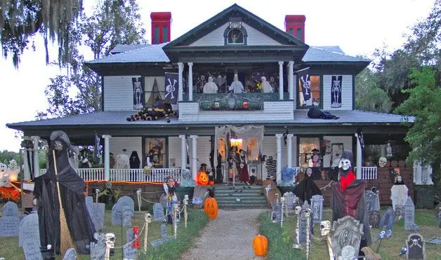 Halloween: how to decorate a house