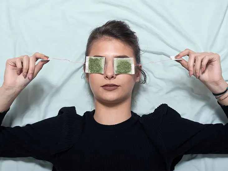 Having bags under the eyes: how to remove them?