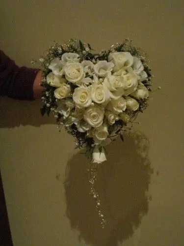 Heart-shaped bouquets: master class