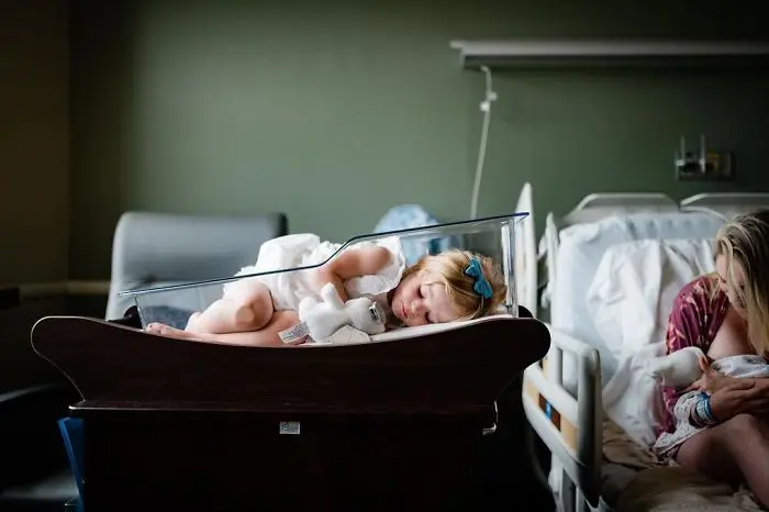 Hello baby: 25 most honest and beautiful photos of childbirth