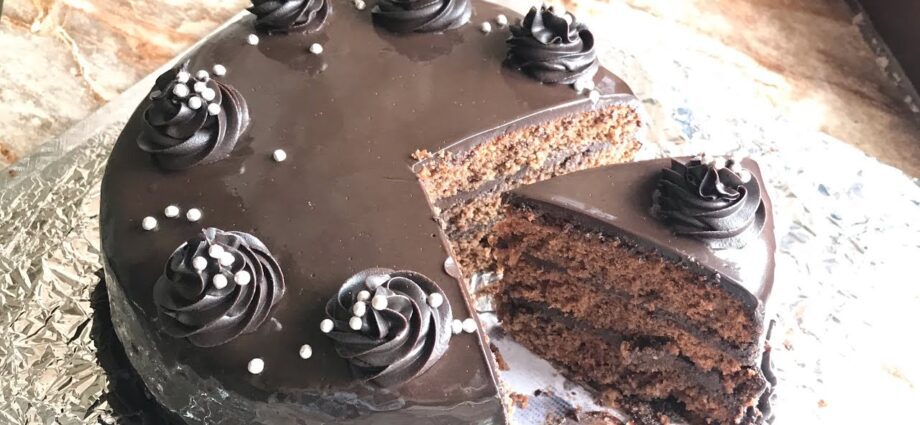 Homemade chocolate cake with truffle filling. Video